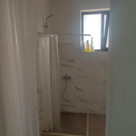 Your Away From Apartmán Shkodër